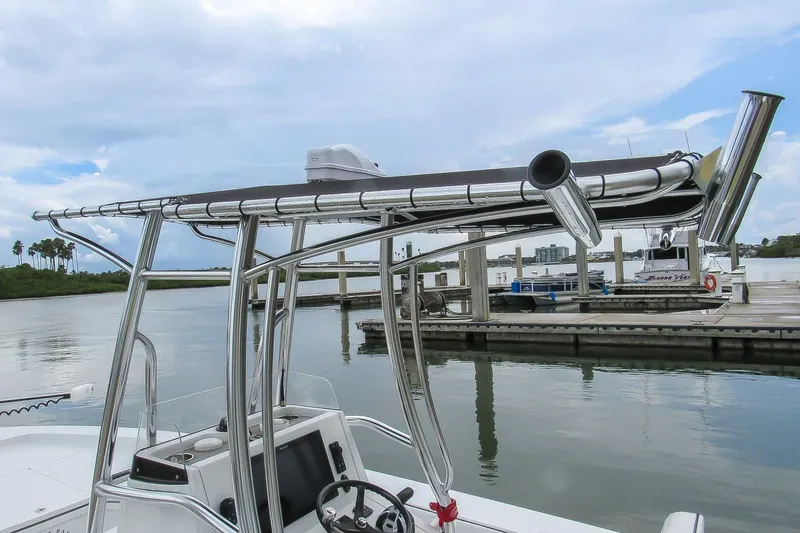 Slide: The Image of Hell's Bay Boatworks 25 Estero 2020 - 5585245