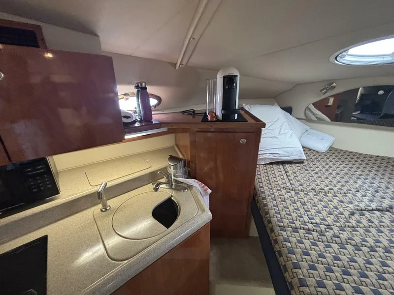 Slide: The Image of Cruisers Yachts 280 CXI 2005 - 5585621