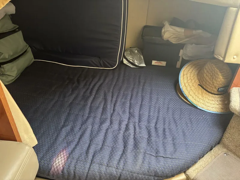 Slide: The Image of Cruisers Yachts 280 CXI 2005 - 5585615