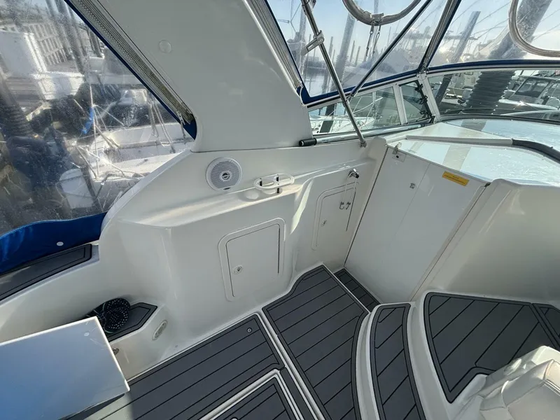 Slide: The Image of Cruisers Yachts 280 CXI 2005 - 5585607