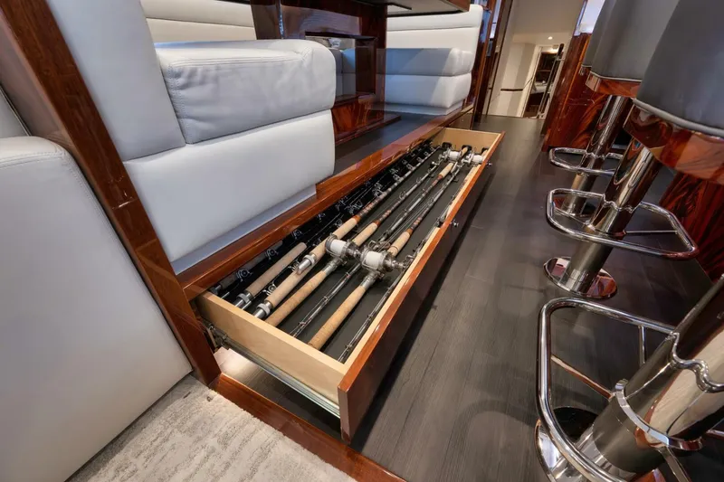 Slide: The Image of 2025 Viking 90 Convertible- NIKKI BELLA- Dinnette Storage - 5592708