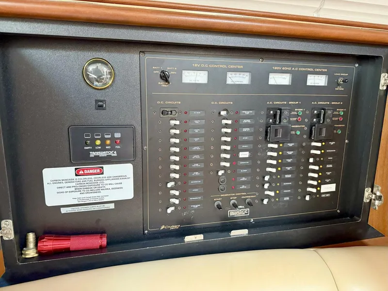 Slide: The Image of Cruisers Yachts 4270 Express 2001 - 5585788