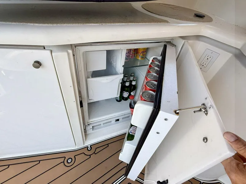 Slide: The Image of Cruisers Yachts 4270 Express 2001 - 5585793