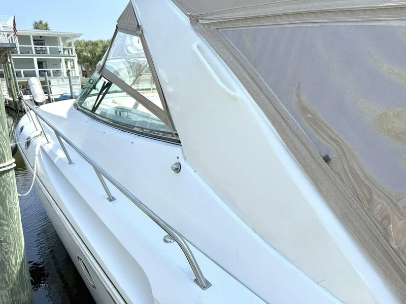 Slide: The Image of Cruisers Yachts 4270 Express 2001 - 5585794