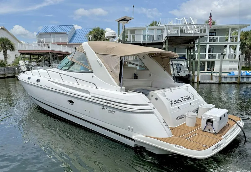 Slide: The Image of Cruisers Yachts 4270 Express 2001 - 5585777