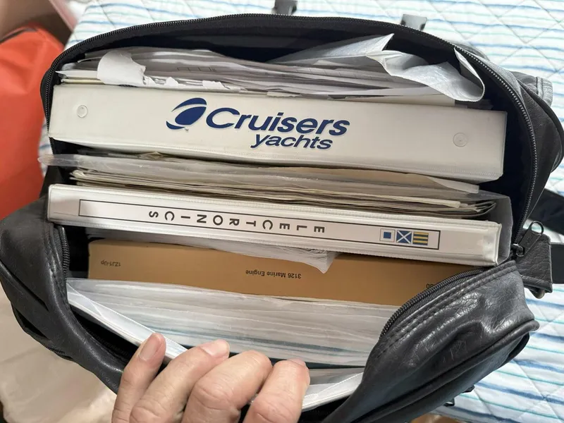 Slide: The Image of Cruisers Yachts 4270 Express 2001 - 5585799