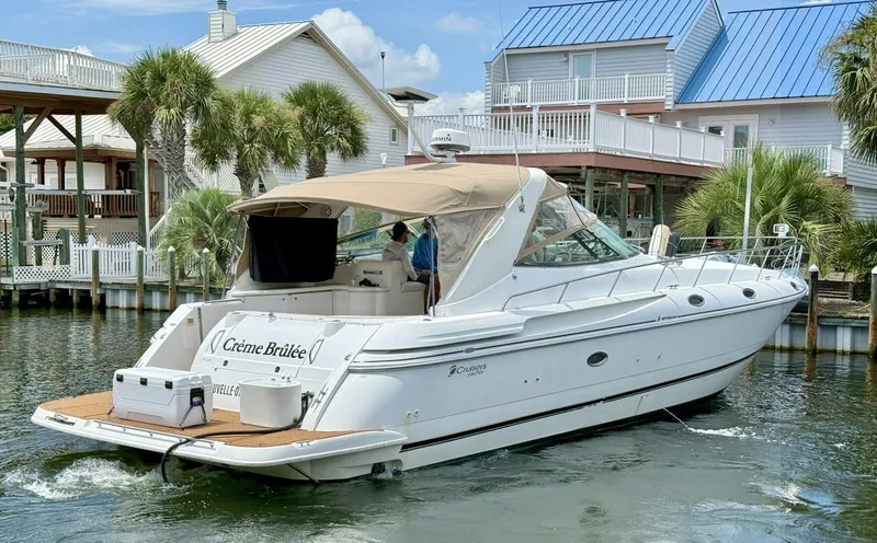 Slide: The Image of Cruisers Yachts 4270 Express 2001 - 5585800