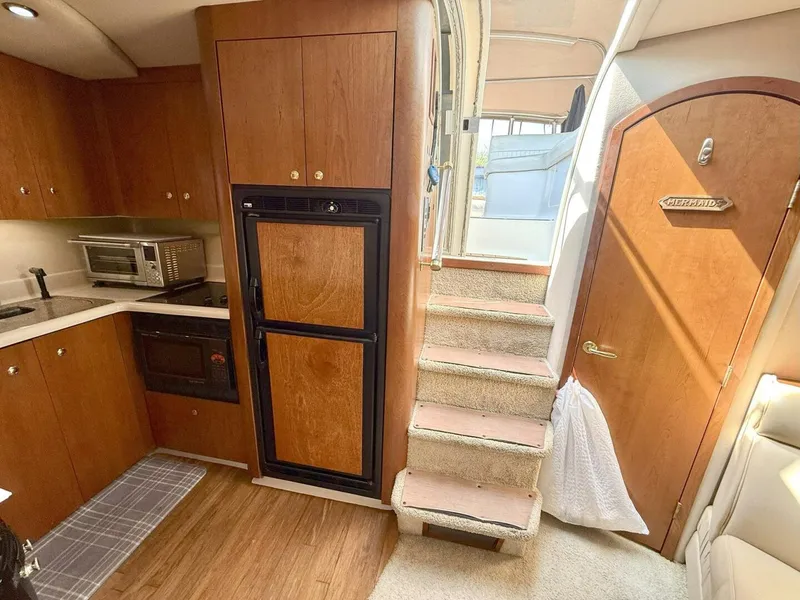 Slide: The Image of Cruisers Yachts 4270 Express 2001 - 5585802