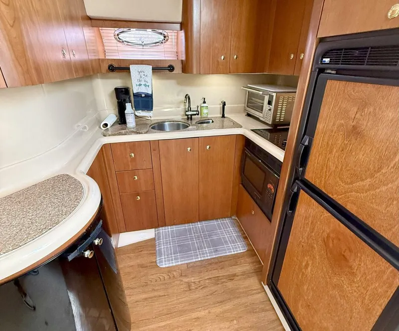 Slide: The Image of Cruisers Yachts 4270 Express 2001 - 5585804