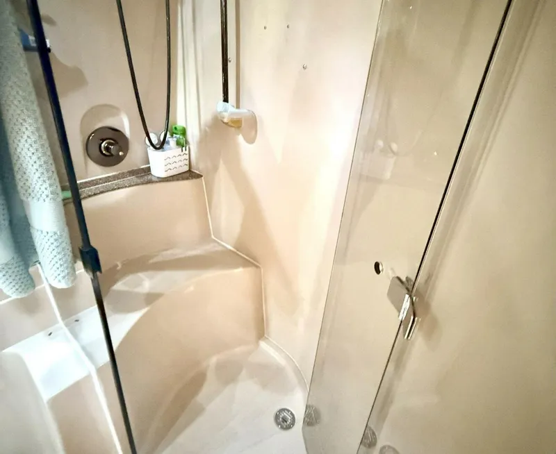 Slide: The Image of Cruisers Yachts 4270 Express 2001 - 5585809