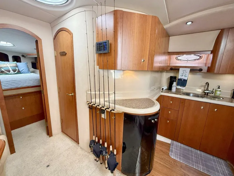 Slide: The Image of Cruisers Yachts 4270 Express 2001 - 5585782