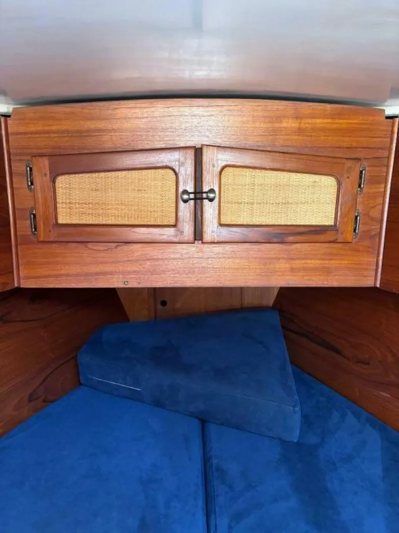 Slide: The Image of Aloha 34 1979 - 5585847