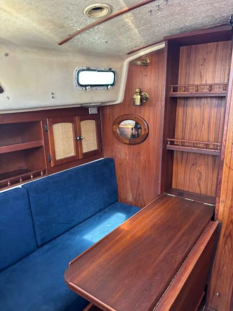 Slide: The Image of Aloha 34 1979 - 5585851