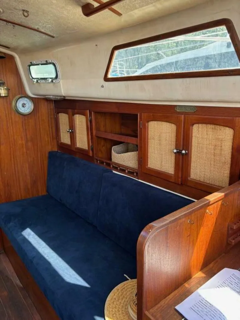 Slide: The Image of Aloha 34 1979 - 5585853