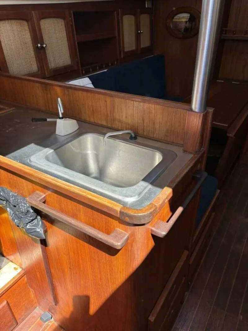 Slide: The Image of Aloha 34 1979 - 5585859