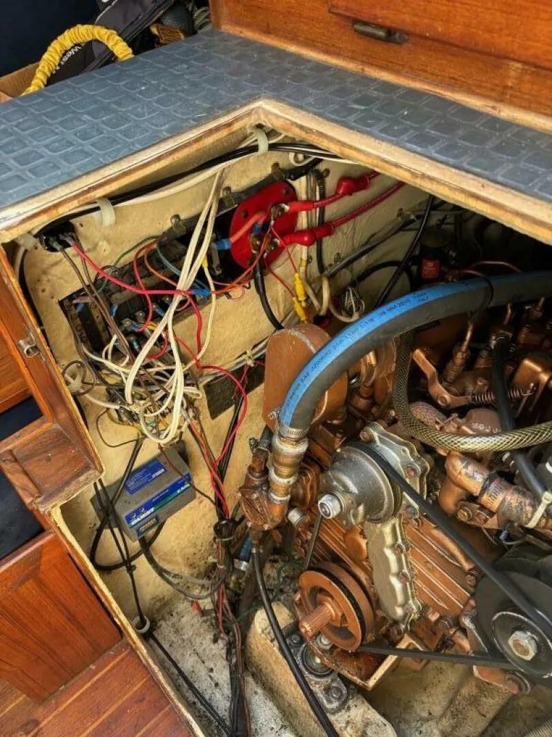 Slide: The Image of Aloha 34 1979 - 5585862