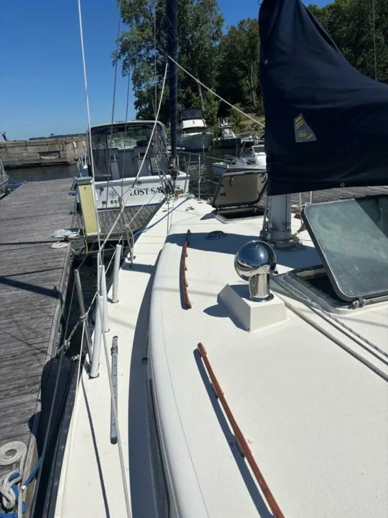 Slide: The Image of Aloha 34 1979 - 5585877