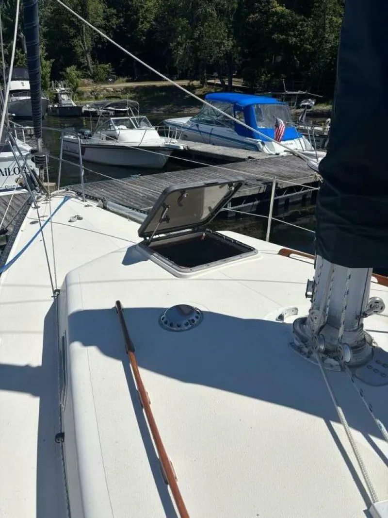 Slide: The Image of Aloha 34 1979 - 5585885