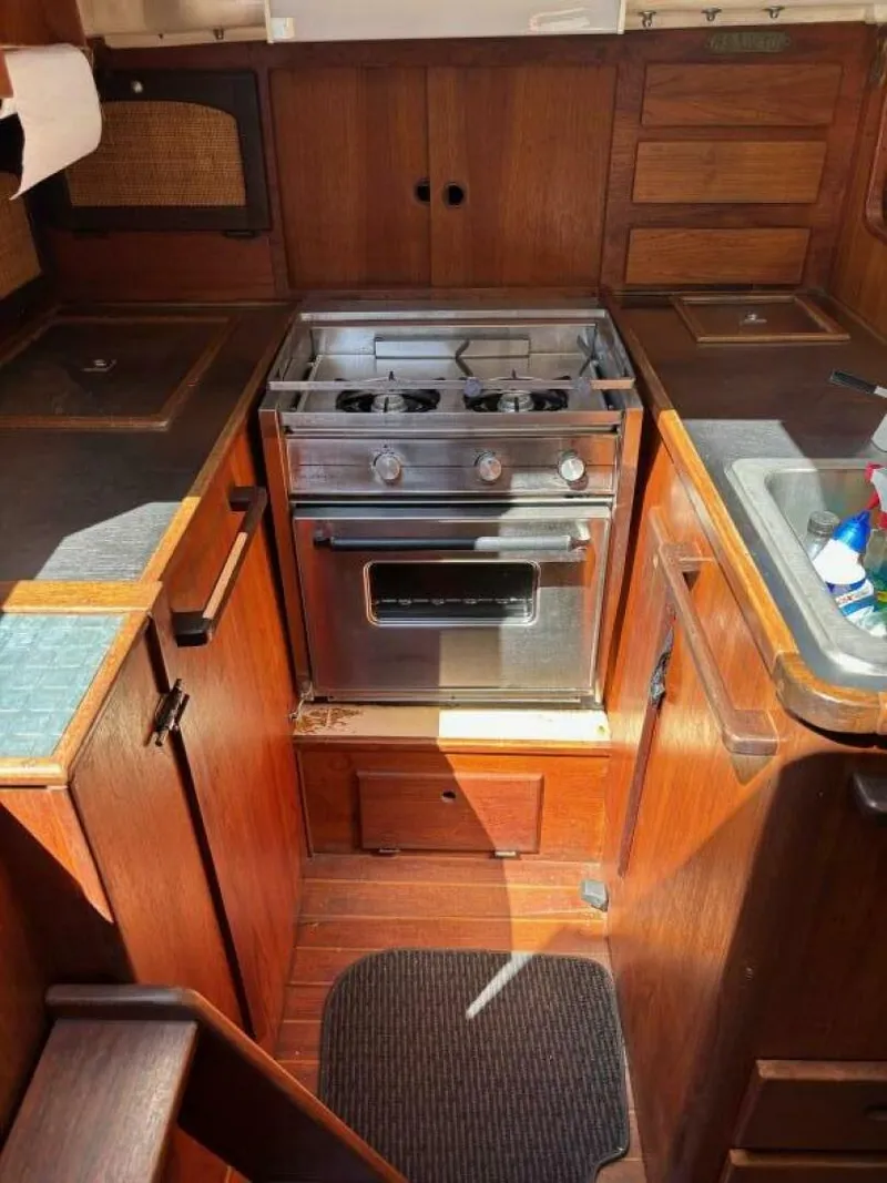 Slide: The Image of Aloha 34 1979 - 5585913