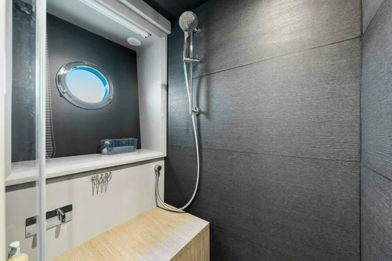 Slide: The Image of 2018 Absolute 60 Flybridge 'Mama's House' - 5586505