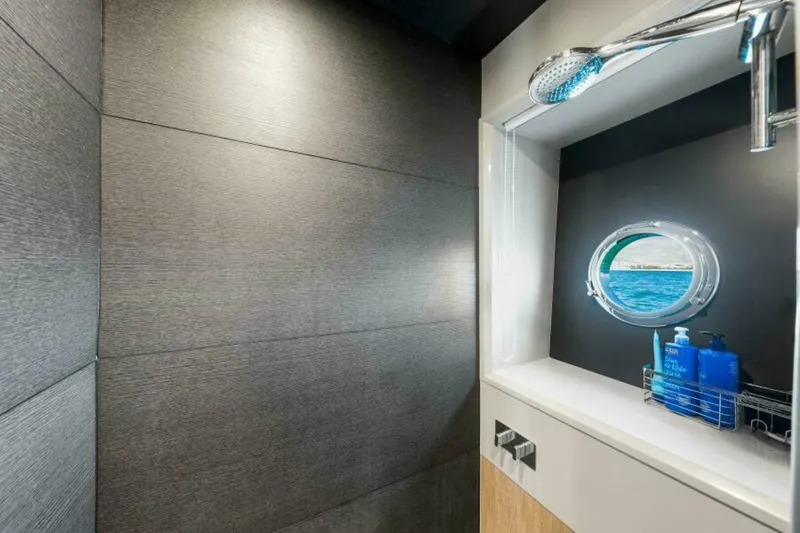 Slide: The Image of 2018 Absolute 60 Flybridge 'Mama's House' - 5586511