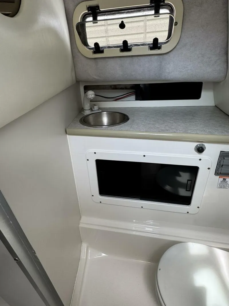 Slide: The Image of Robalo 2640 1999 - 5587700