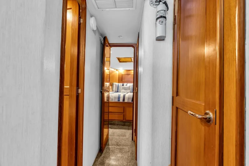 Slide: The Image of Ocean Yachts 48 2002 - 5684221