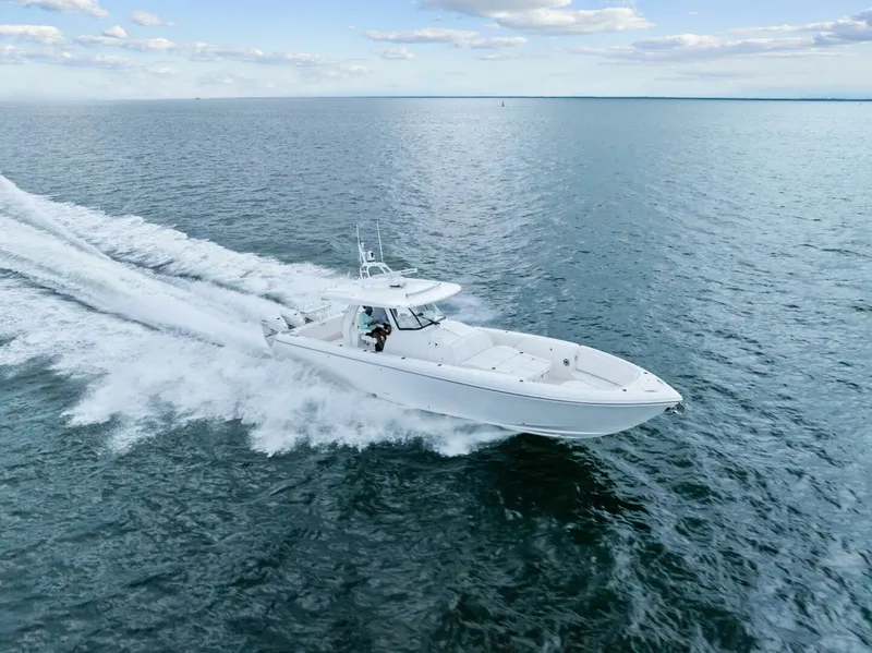 Slide: The Image of 2020 Intrepid 400 CC - Profile - 5588225