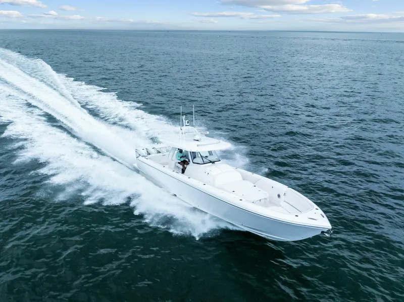 Slide: The Image of 2020 Intrepid 400 CC - Profile - 5588235