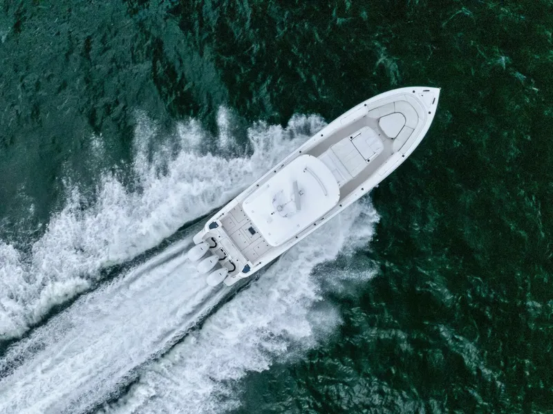 Slide: The Image of 2020 Intrepid 400 CC - Profile - 5588228