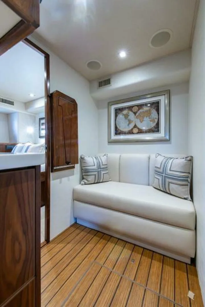 Slide: The Image of Crew Lounge - 5587899