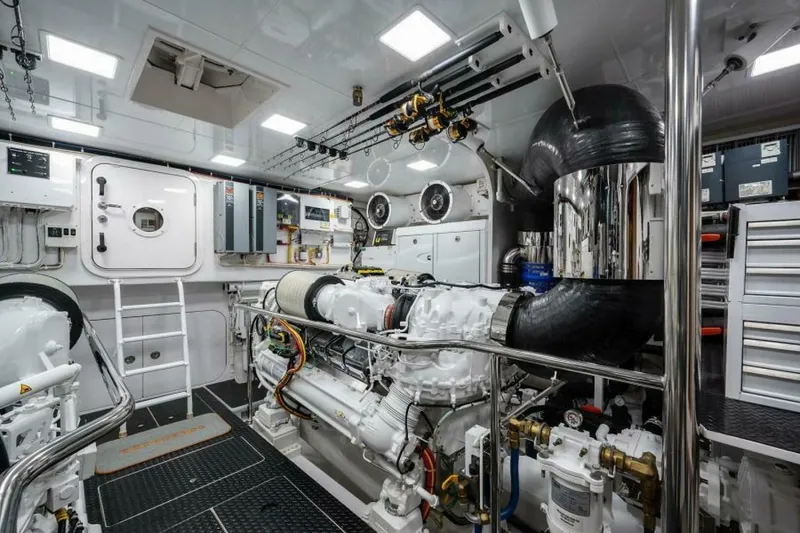 Slide: The Image of Port Engine Looking Aft - 5587911
