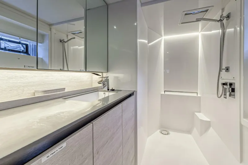 Slide: The Image of Leopard 50 2021 - 5588122