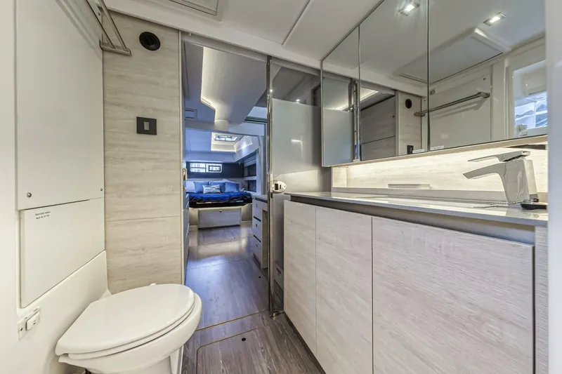 Slide: The Image of Leopard 50 2021 - 5588123