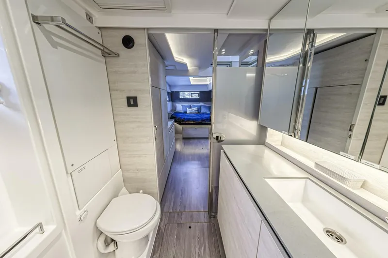 Slide: The Image of Leopard 50 2021 - 5588124