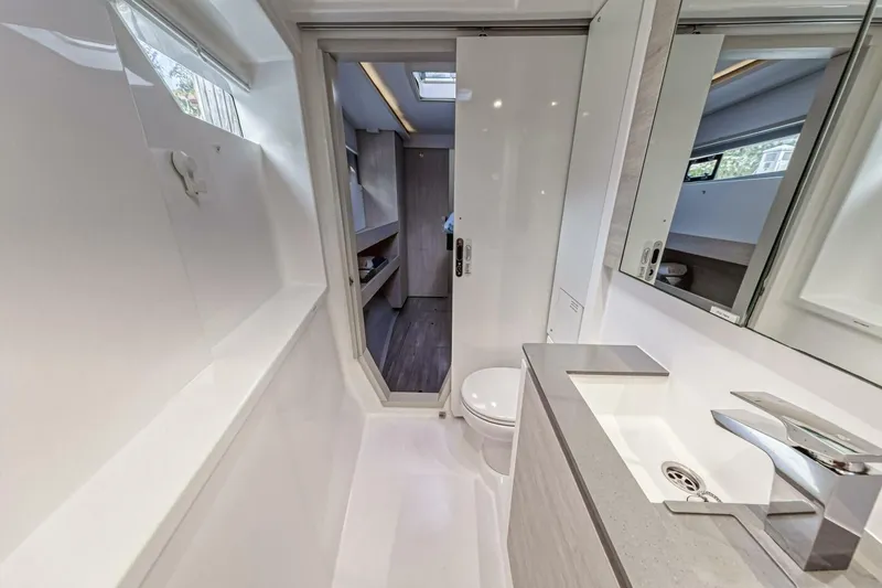 Slide: The Image of Leopard 50 2021 - 5588135