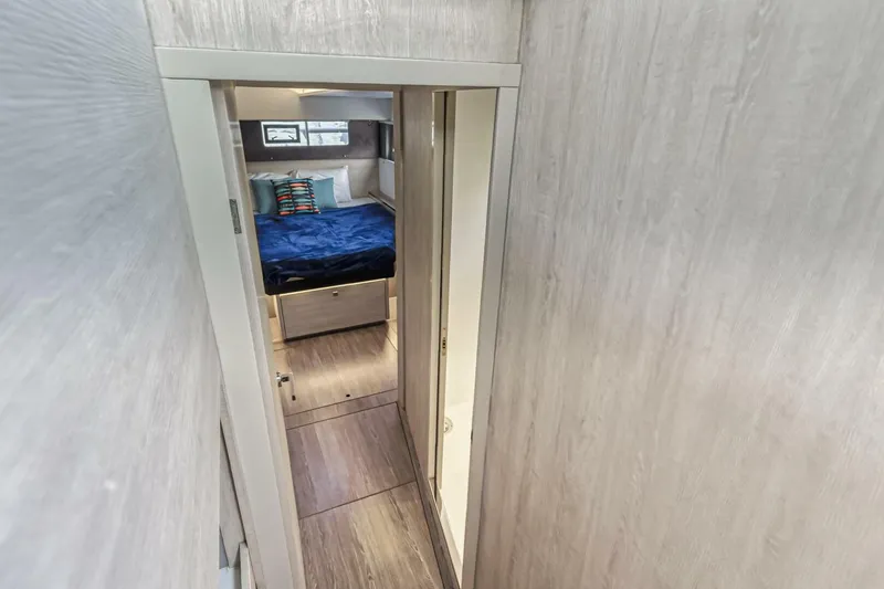 Slide: The Image of Leopard 50 2021 - 5588136