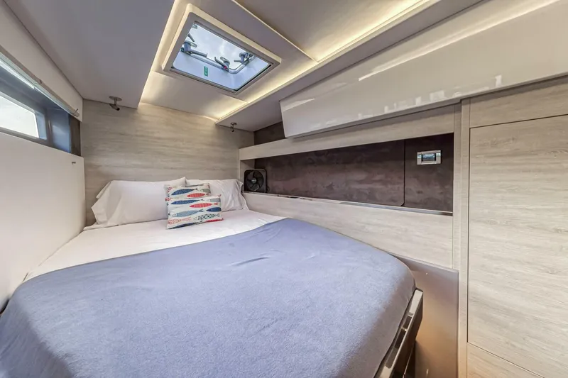 Slide: The Image of Leopard 50 2021 - 5588140