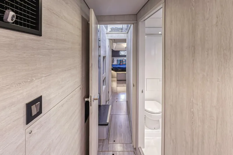 Slide: The Image of Leopard 50 2021 - 5588141