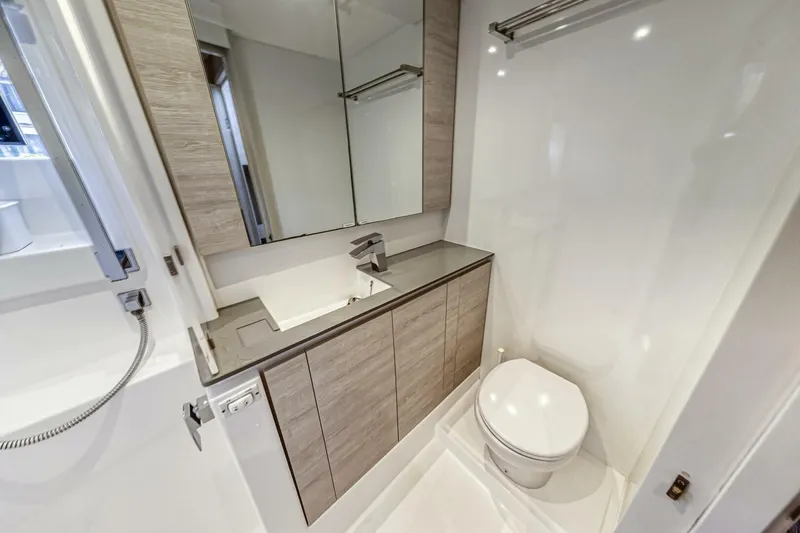 Slide: The Image of Leopard 50 2021 - 5588149