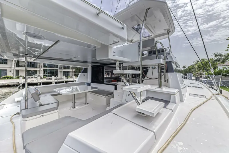 Slide: The Image of Leopard 50 2021 - 5588013