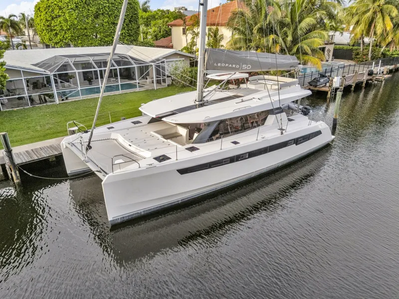 Slide: The Image of Leopard 50 2021 - 5587976