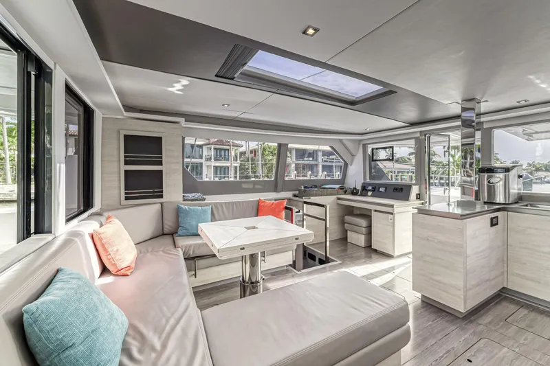 Slide: The Image of Leopard 50 2021 - 5588080