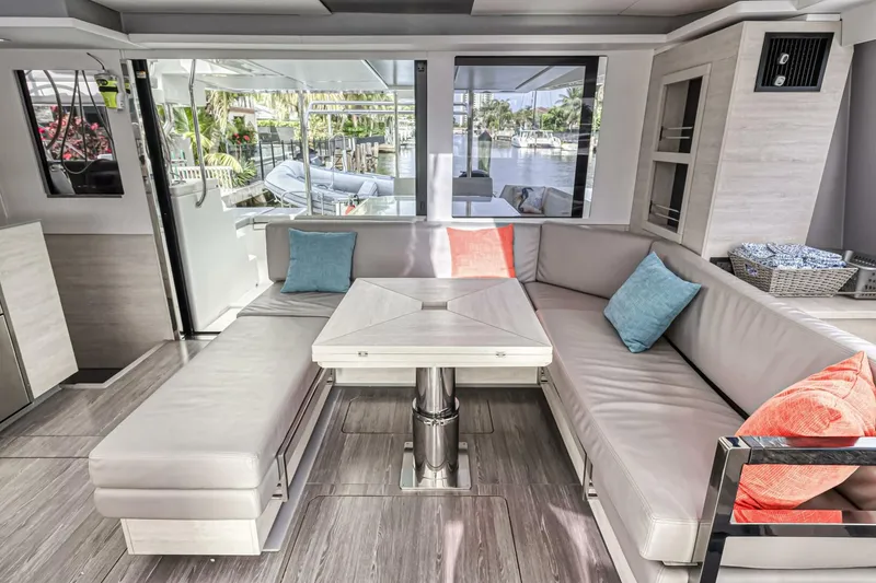 Slide: The Image of Leopard 50 2021 - 5588085