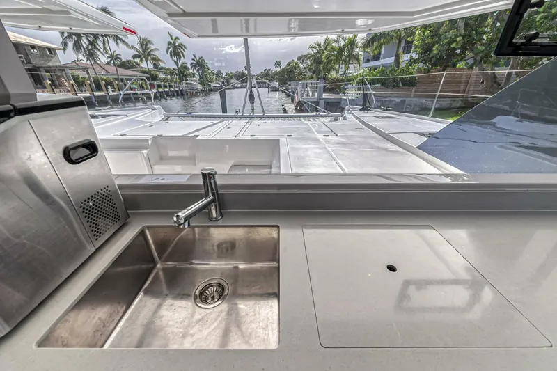 Slide: The Image of Leopard 50 2021 - 5588105