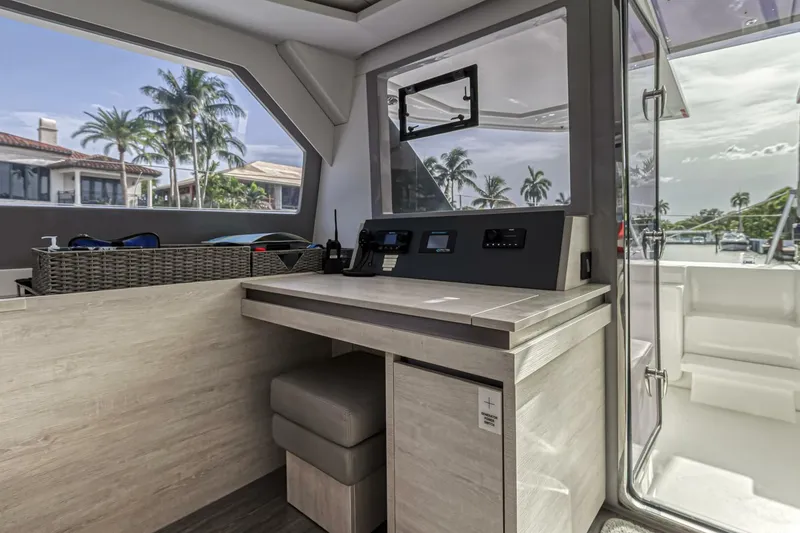 Slide: The Image of Leopard 50 2021 - 5588109