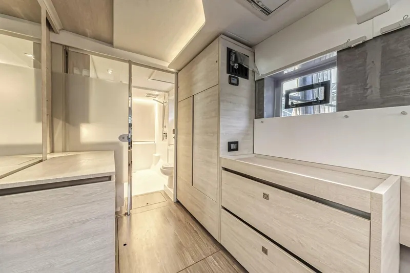 Slide: The Image of Leopard 50 2021 - 5588119