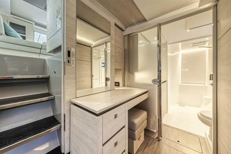 Slide: The Image of Leopard 50 2021 - 5588120