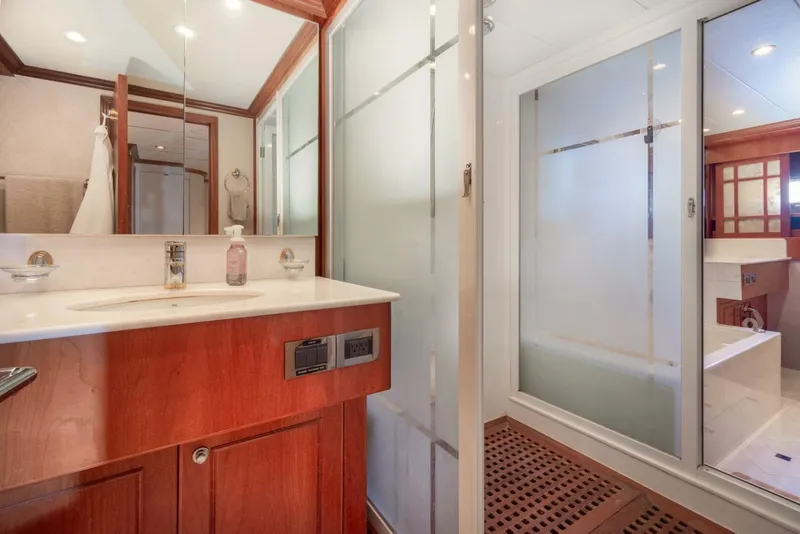 Slide: The Image of Hargrave Skylounge 2000 - 5588378