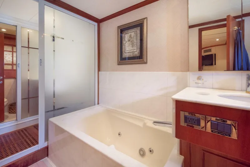 Slide: The Image of Hargrave Skylounge 2000 - 5588379